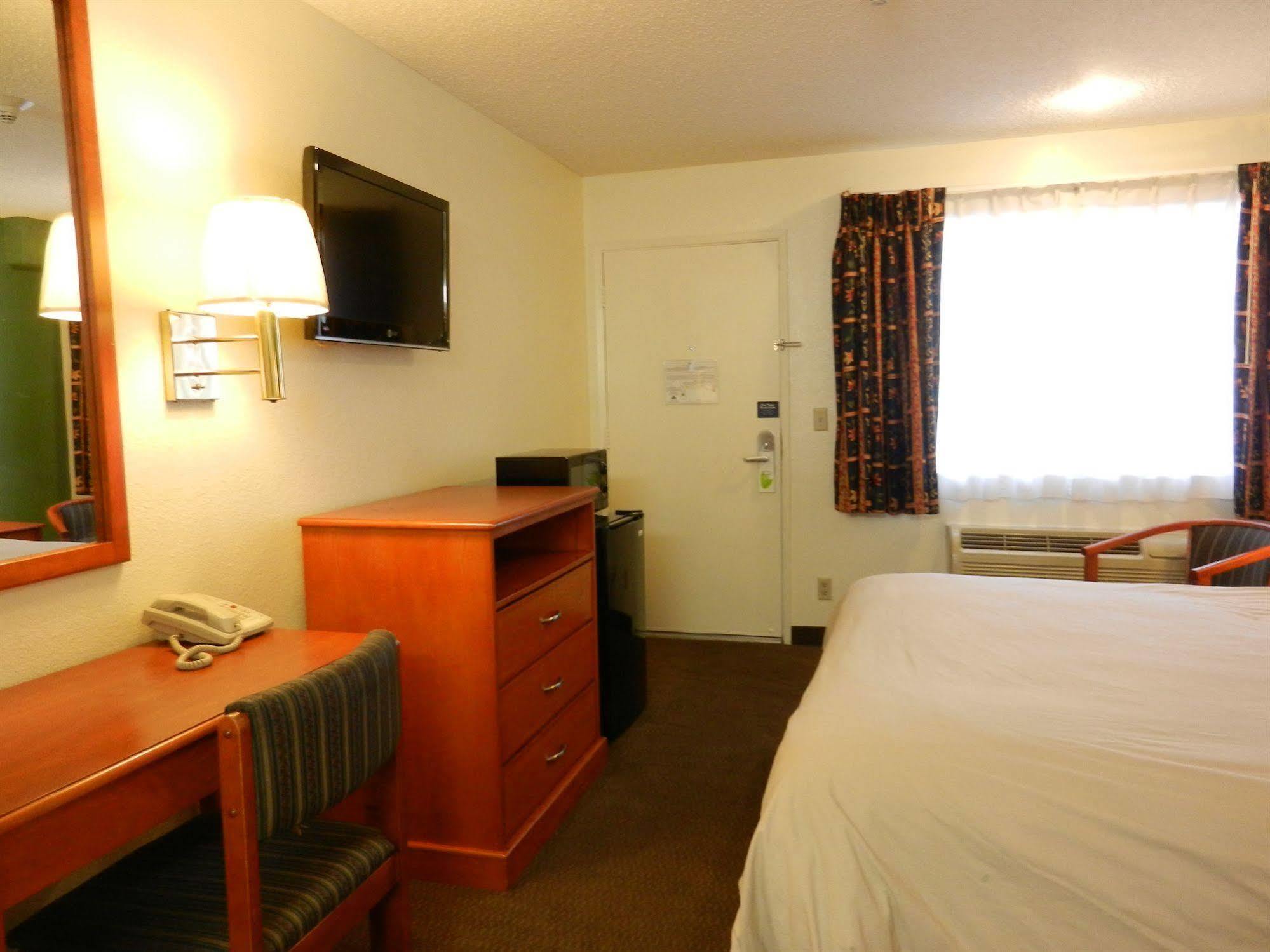 Simply Home Inn & Suites - Riverside Exterior photo